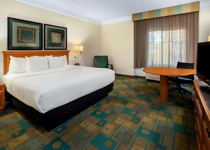 La Quinta By Wyndham Phoenix West Hotel 3*