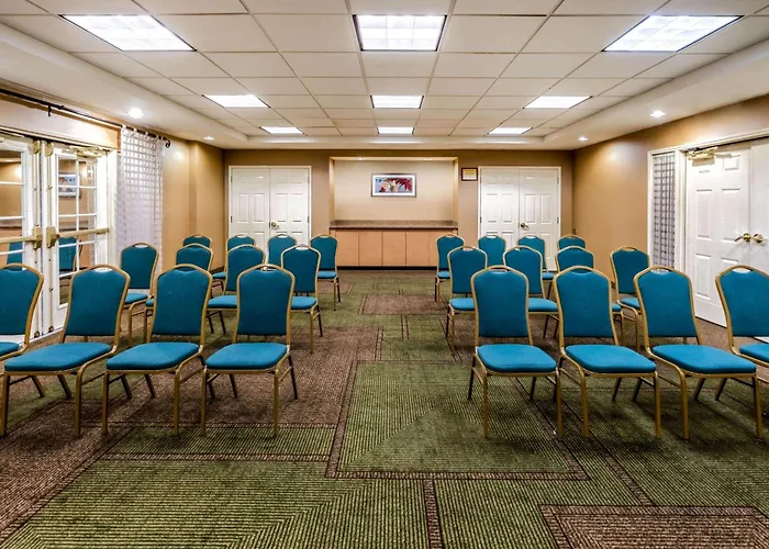 Hotel La Quinta By Wyndham Phoenix West