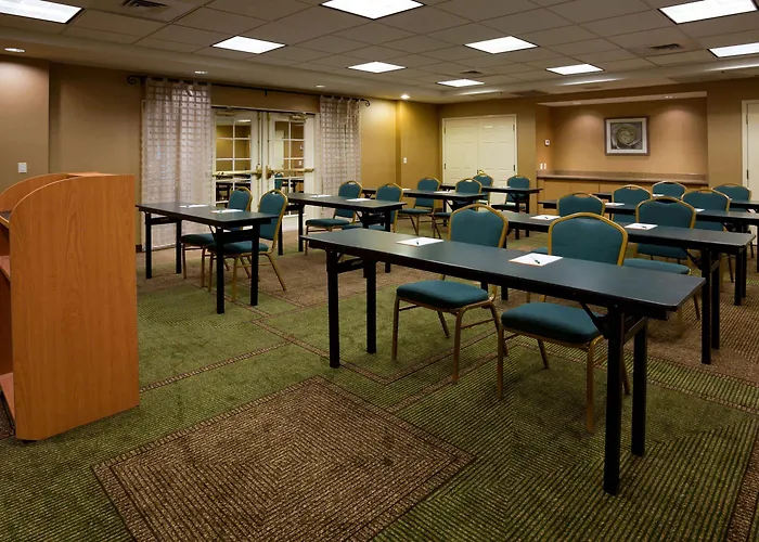 La Quinta By Wyndham Phoenix West Hotel 3*