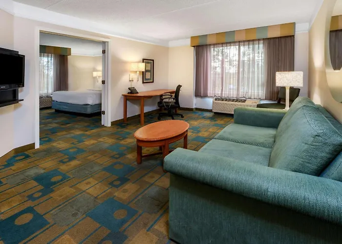 La Quinta By Wyndham Phoenix West Hotel