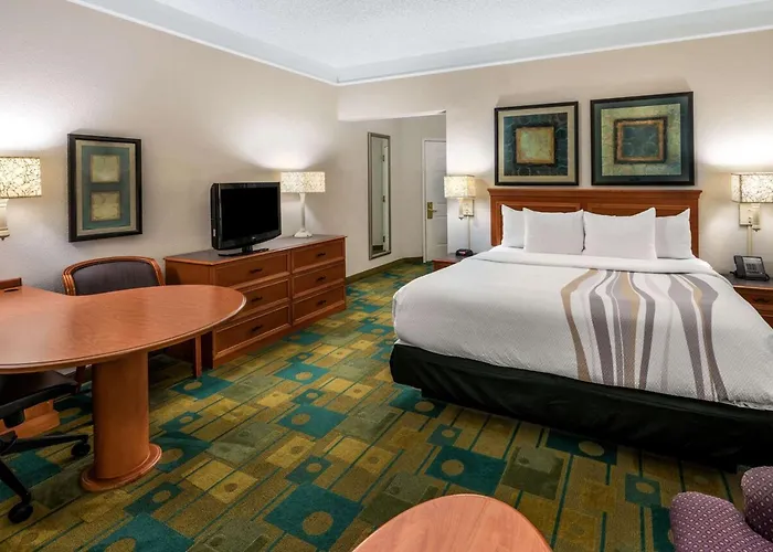 La Quinta By Wyndham Phoenix West Hotel 3*