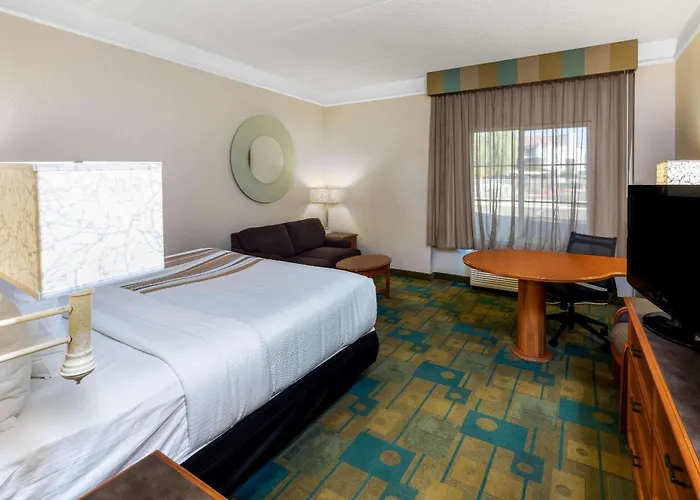 La Quinta By Wyndham Phoenix West Peoria