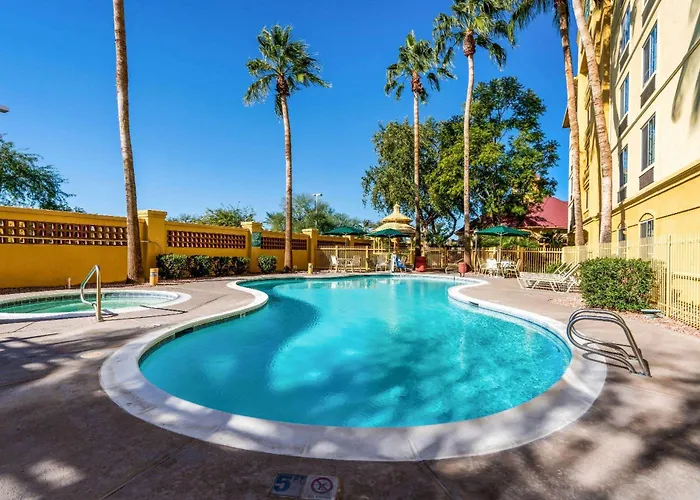 La Quinta By Wyndham Phoenix West Hotel 3*