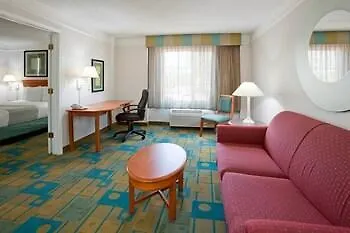 La Quinta By Wyndham Phoenix West Hotel 3*