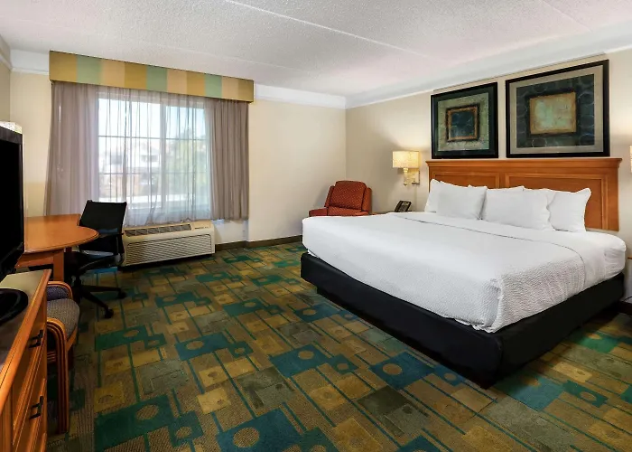 La Quinta By Wyndham Phoenix West Hotel 3*